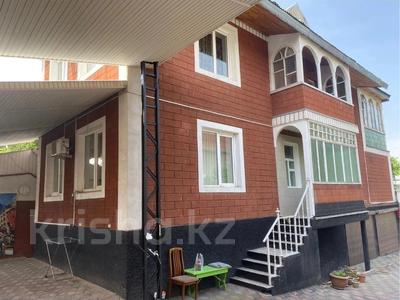 Отдельный дом · 6 комнат · 300 м², Розыбакиева — Абая за 1.5 млн 〒 в Алматы, Алмалинский р-н