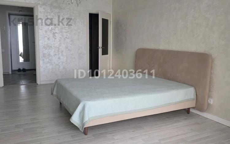 1-комнатная квартира · 60 м² · 8/10 этаж, Ярославская — Район 8школа-универмаг. за 25 млн ₸ в Уральске — фото 2