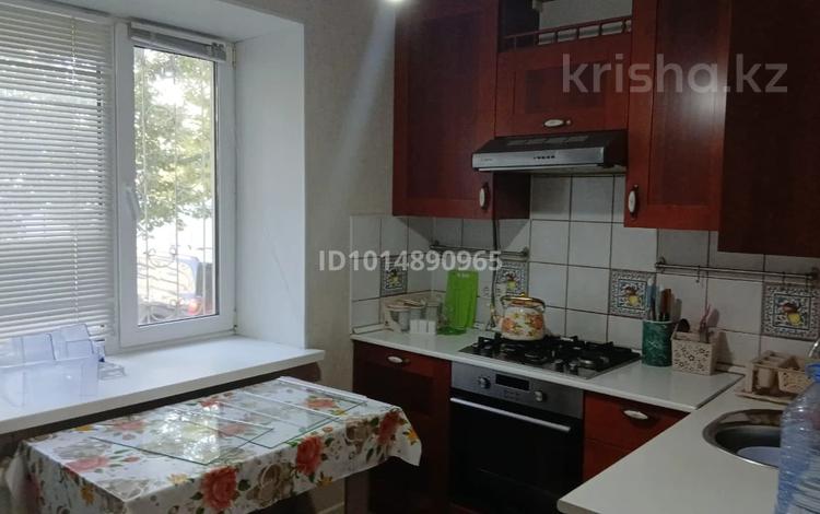 1-комнатная квартира · 40 м² · 1/5 этаж, мкр Астана 25 за 120 000 ₸ в Уральске — фото 2