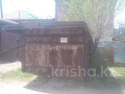 Гараж · бульвар Абая 21 — Центр возле Казахтелекома, бағасы: 500 000 〒 в 