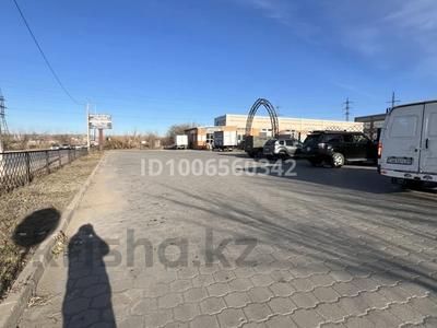 Свободное назначение, офисы, магазины и бутики, склады, азс, автосервисы и автомойки, общепит, салоны красоты, сельское хозяйство, бани, гостиницы и зоны отдыха, фитнес и спорт, медцентры и аптеки, образование, развлечения, конференц-залы, кабинеты и рабочие места, студии · 300 м² за 600 000 〒 в Караганде, Казыбек би р-н