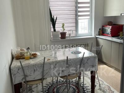3-бөлмелі пәтер · 90 м² · 8/9 қабат, 33-ш/а. 6, бағасы: 20 млн ₸ в Актау, 33-й мкр