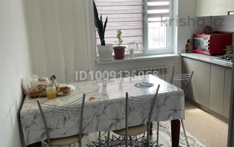 3-бөлмелі пәтер · 90 м² · 8/9 қабат, 33-ш/а. 6, бағасы: 20 млн ₸ в Актау, 33-й мкр — фото 2