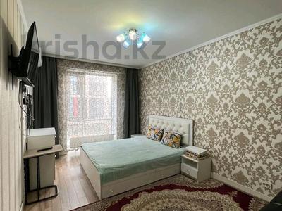 1-комнатная квартира, 55 м², 3/10 этаж посуточно, Абая 130 — Розыбакиева за 12 000 〒 в Алматы