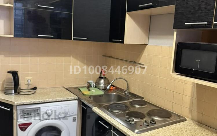 2-бөлмелі пәтер · 40 м² · 1/5 қабат, Чехова 90 — Рн бизнес колледж, бағасы: 170 000 ₸ в Семее — фото 2