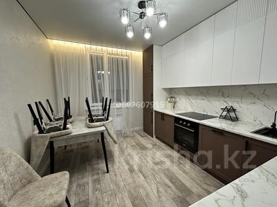 4-комнатная квартира, 100 м², 4/17 этаж, Сыганак 51д — толе би за 52.5 млн 〒 в Астане, Есильский р-н