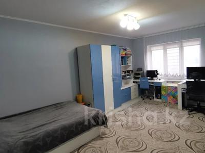 4-комнатная квартира · 91 м² · 3/5 этаж, мкр Мамыр-2 14 за 53 млн ₸ в Алматы, Ауэзовский р-н