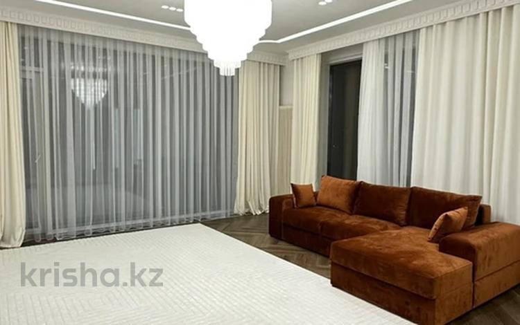 5-комнатная квартира · 180 м² · 8/9 этаж, Е-899 3/1 — Горящее предложение! Стильный интерьер за 200 млн ₸ в Астане, Нура р-н — фото 2