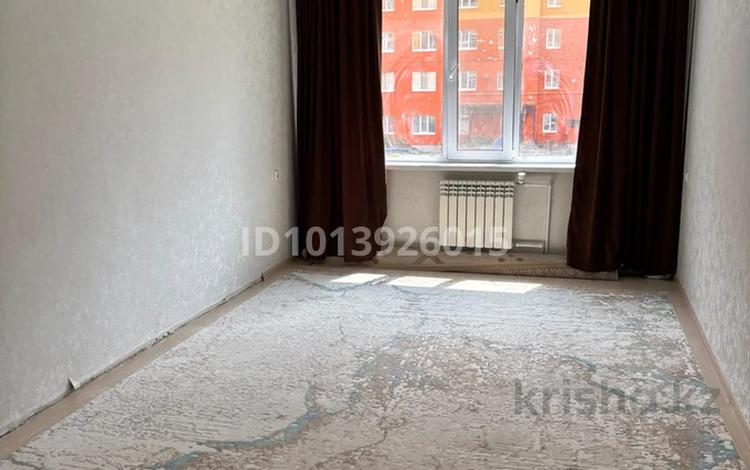 2-комнатная квартира · 60.2 м² · 2/9 этаж, Самал 92 — Остоновка 10 мкрн , напротив Сан Сити за 24.5 млн ₸ в Уральске — фото 2