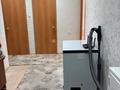 2-комнатная квартира · 60.2 м² · 2/9 этаж, Самал 92 — Остоновка 10 мкрн , напротив Сан Сити за 24.5 млн ₸ в Уральске — фото 12
