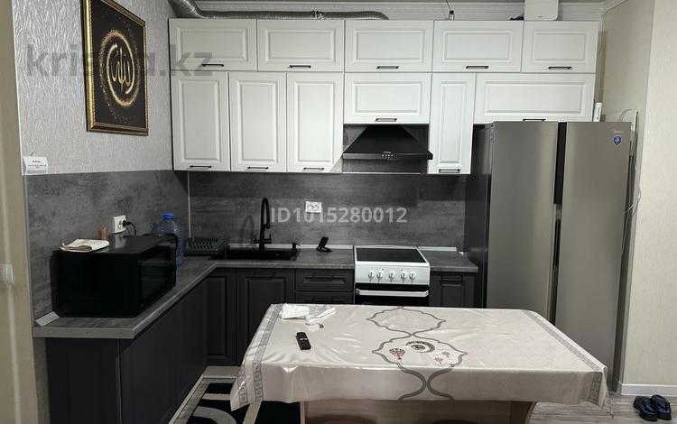 3-комнатная квартира · 70 м² · 14/14 этаж, Жакып Омаров за 300 000 ₸ в Астане, р-н Байконур — фото 2