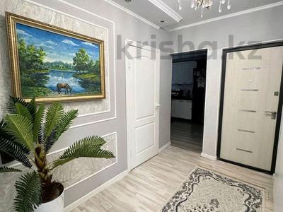 3-комнатная квартира · 70 м² · 2/9 этаж, 12мкр за 26 млн 〒 в Актобе