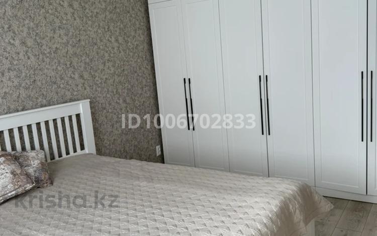 2-комнатная квартира · 54 м² · 9/9 этаж, мкр Юго-Восток, Мкр Гульдер 1 16 за 220 000 ₸ в Караганде, Казыбек би р-н — фото 2