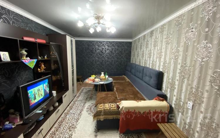 2-комнатная квартира, 43 м², 2/5 этаж, Самал за 14 млн 〒 в Талдыкоргане, мкр Самал — фото 2