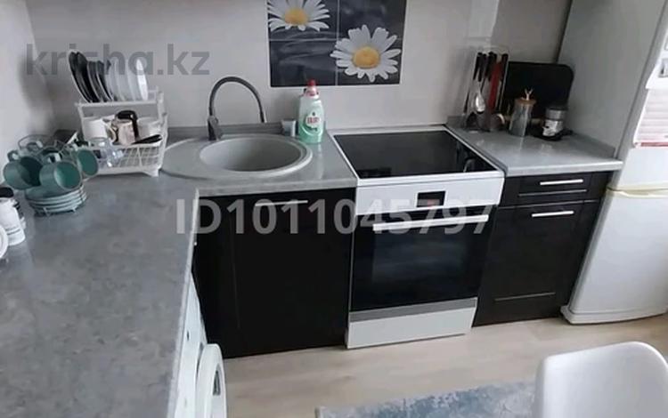 3-бөлмелі пәтер · 67 м² · 10/10 қабат, мкр Юго-Восток, Мкр Юго-Восток, мкр Гульдер 1 1, бағасы: 23 млн ₸ в Караганде, Казыбек би р-н — фото 2