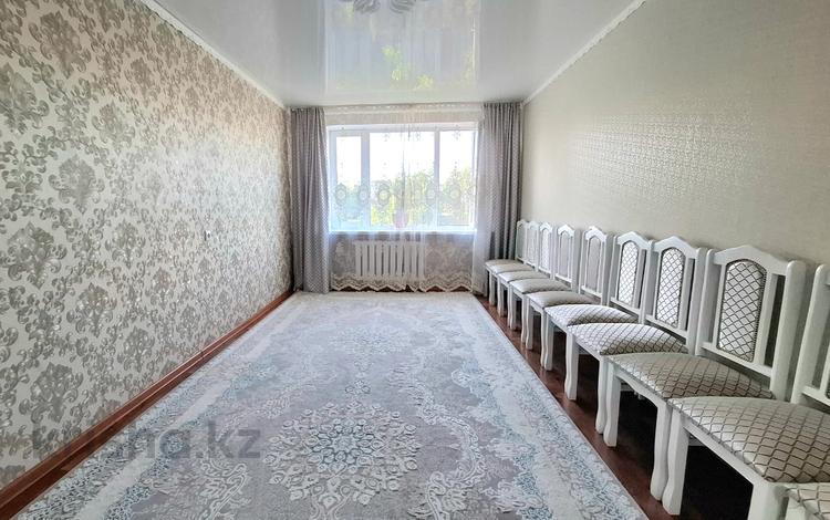 3-комнатная квартира · 68.4 м² · 6/9 этаж, пр. Металлургов — район я/с Карлыгаш, Лицей №14 за 18.5 млн ₸ в Темиртау — фото 2