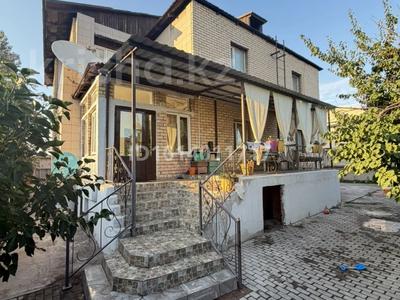 Жеке үй · 10 бөлме · 244 м² · 14 жүзд., Руханият 6 — Цветочная, бағасы: 115 млн ₸ в Балхаше