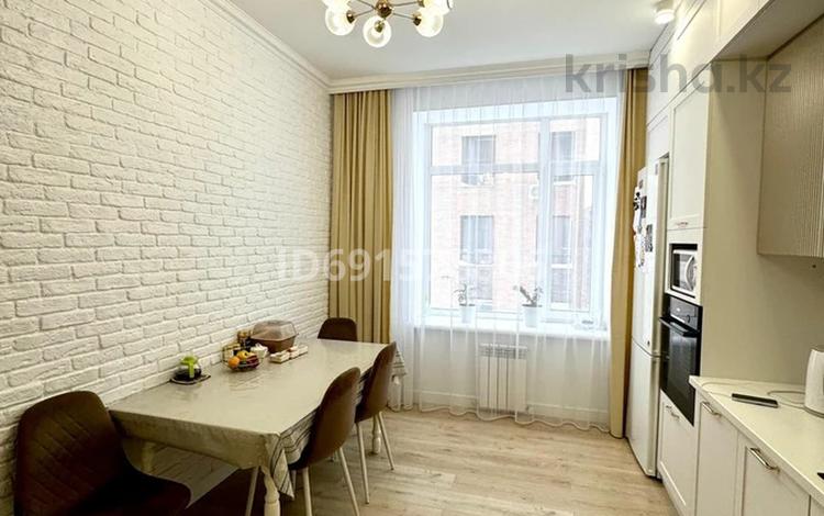 3-комнатная квартира, 96 м², 2/9 этаж, Казыбек би 5А