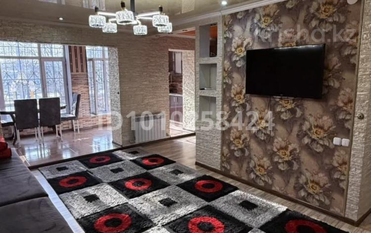 2-комнатная квартира · 52 м² · 2/4 этаж, Момышулы 7 за 250 000 ₸ в Шымкенте, Аль-Фарабийский р-н — фото 2