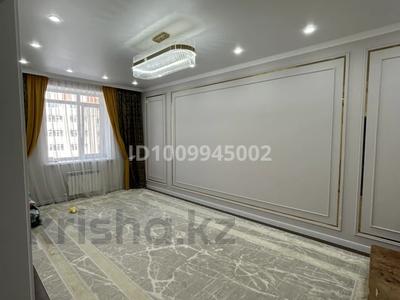 3-бөлмелі пәтер · 101.4 м² · 3/5 қабат, Алтын орда ш/а. 349, бағасы: 44.5 млн ₸ в Актобе, мкр. Алтын орда