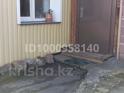 Продажа домов и дачи в Северо-Казахстанской обл.: Отдельный дом · 5 комнат · 81 м² · 9 сот., Радищева 10 — Бензострой за 32 млн 〒 Отдельный дом · 5 комнат · 81 м² · 9 сот., Радищева 10 — Бензострой за 32 млн 〒 в Петропавловске