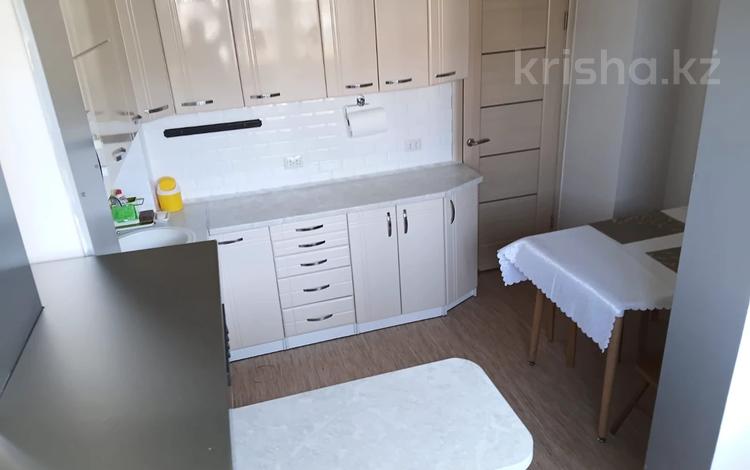 2-комнатная квартира · 57 м² · 6/9 этаж, мкр Жетысу-2 59 за 270 000 ₸ в Алматы, Ауэзовский р-н — фото 2