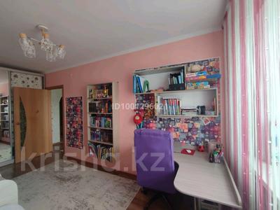 3-комнатная квартира · 64.8 м² · 2/5 этаж, Абая 31 — 1 школа за 17 млн 〒 в Экибастузе