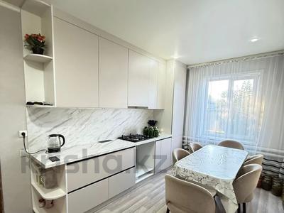 Отдельный дом · 4 комнаты · 101 м² · 8 сот., Атамекен 10а за 28 млн 〒 в Щучинске