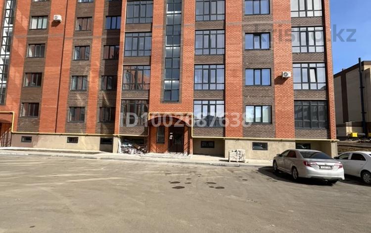 2-бөлмелі пәтер · 70.3 м² · 5/5 қабат, мкр. Алтын орда, Ораза Татеулы 100в, бағасы: 20 млн 〒 в Актобе — фото 29