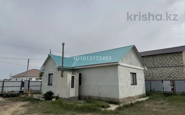 Отдельный дом · 2 комнаты · 72 м² · 9 сот., мкр Жулдыз-2, Шопенгали Дауенова 30 — Новая школа и садик за 19 млн ₸ в Атырау — фото 2