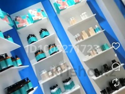 Салоны красоты, кабинеты и рабочие места, студии · 40 м² за 120 000 〒 в Атырау, мкр Нурсая