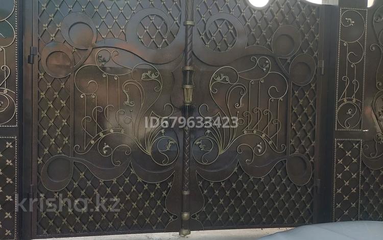 Жеке үй · 7 бөлме · 300 м² · 8 жүзд., Бейбітшілік 129 — проспект Жамбыл, бағасы: 110 млн ₸ в Таразе — фото 2
