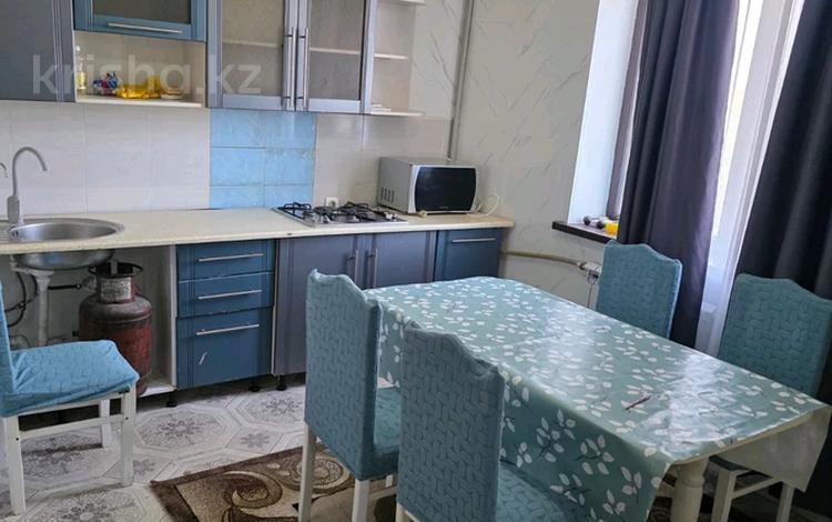 3-комнатная квартира · 60 м² · 5/5 этаж, 18микр 38 за 180 000 ₸ в Конаеве — фото 2