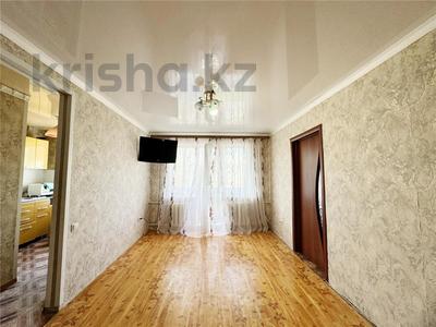 2-комнатная квартира, 45 м², 3/5 этаж, момышулы за 9 млн 〒 в Темиртау
