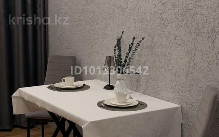 1-бөлмелі пәтер · 60 м² · 7/9 қабат, мкр Омега, Есенжанова 3/3, бағасы: 20 000 ₸ в Уральске — фото 2