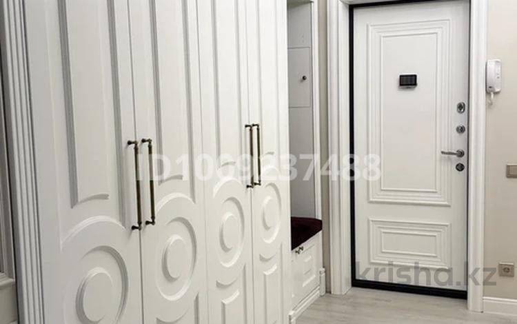 4-бөлмелі пәтер · 105.8 м² · 8/18 қабат, Шахтеров 52а, бағасы: 59.9 млн ₸ в Караганде — фото 2