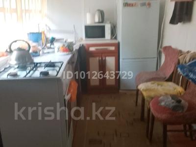 Жеке үй · 3 бөлме · 45 м² · 5 жүзд., Набережная 86 — Школа номер 5, бағасы: 10 млн ₸ в Ленгере