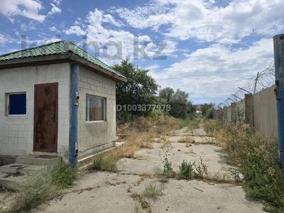 Продажа коммерческой недвижимости в Мангистауской обл.: Офисы · 2700 м² за 250 млн 〒 Офисы · 2700 м² за 250 млн 〒 в Актау, мкр Приморский
