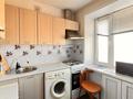 3-комнатная квартира · 63 м² · 5/5 этаж, Пришахтинск, 22й микрорайон 22 за 13 млн ₸ в Караганде, Алихана Бокейханова р-н