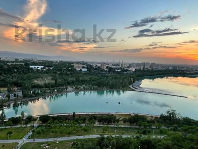 2-бөлмелі пәтер · 75 м² · 17/18 қабат, Варламова 27в, бағасы: 63 млн ₸ в Алматы, Алмалинский р-н