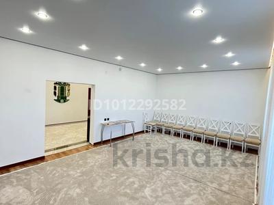 Дом · 5 комнат · 200 м², Западный район 6/27 за 100 000 ₸ в Жезказгане