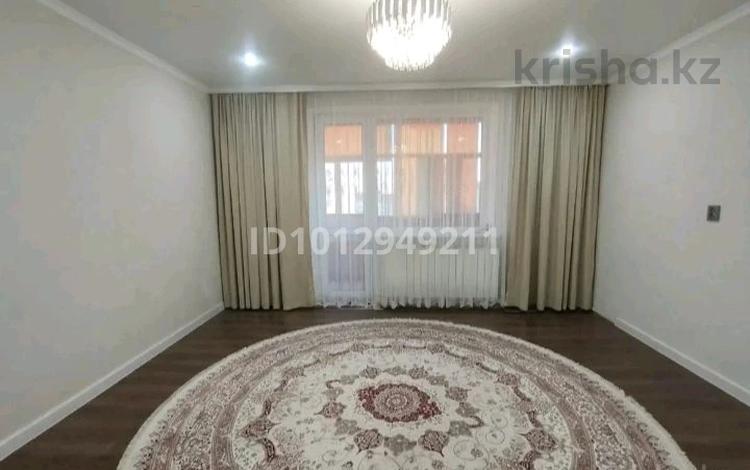 1-комнатная квартира · 42 м² · 10/10 этаж, мкр Юго-Восток, мкр Юго-Восток, мкр Гульдер 2 10 за 18 млн ₸ в Караганде, Казыбек би р-н — фото 2