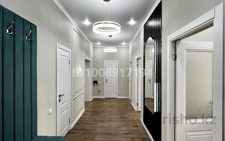 3-бөлмелі пәтер · 104 м² · 4/9 қабат, мкр. Алтын орда 5е, бағасы: 42 млн ₸ в Актобе — фото 2