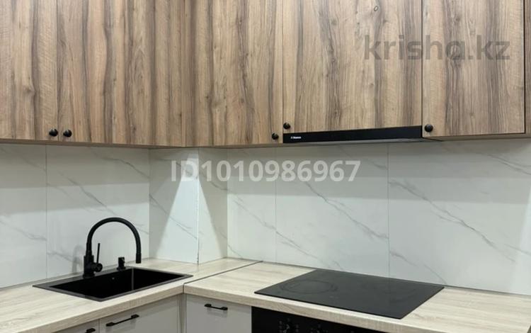 3-комнатная квартира · 64.5 м² · 10/10 этаж, Караменде би Шакаулы 11/1 за 36 млн ₸ в Астане — фото 2