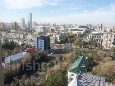 3-комнатная квартира · 69 м² · 16/20 этаж, Абая 45/2 за 34 млн 〒 в Астане, р-н Байконур