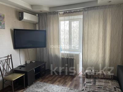 1-комнатная квартира, 36 м², 3/3 этаж посуточно, Щербакова 16 за 10 000 〒 в Алматы, Турксибский р-н