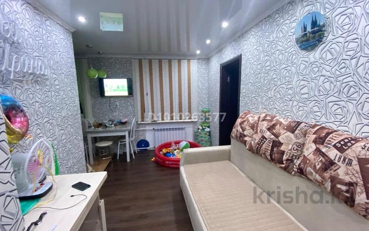 3-комнатная квартира · 51 м² · 5/5 этаж, проспект Абая — Дом Фуд март за 8.6 млн ₸ в Шахтинске — фото 5