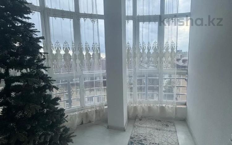 3-комнатная квартира · 128.4 м² · 8/10 этаж, Бактыгерея Кулманова 1а за 49 млн ₸ в Атырау — фото 2