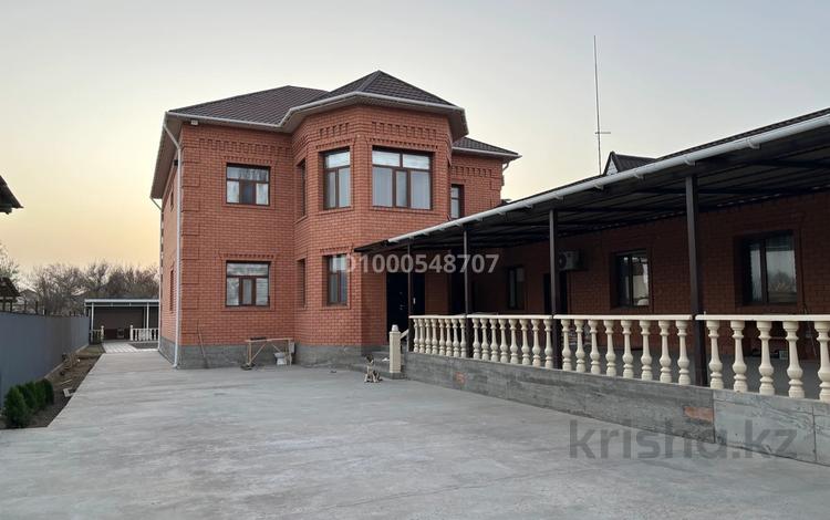 Отдельный дом · 10 комнат · 430 м² · 12 сот., Алмалы 25 за 85 млн 〒 в  — фото 2