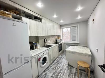 4-бөлмелі пәтер · 61.3 м² · 5/5 қабат, Пришахтинск, 23й микрорайон — 25 школа, бағасы: 16 млн 〒 в Караганде, Алихана Бокейханова р-н